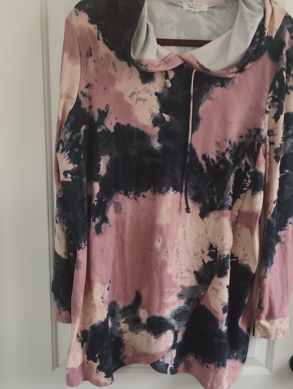 Love Circle Tie-Dye Hooded Pullover Top - Tunic Pink & Black